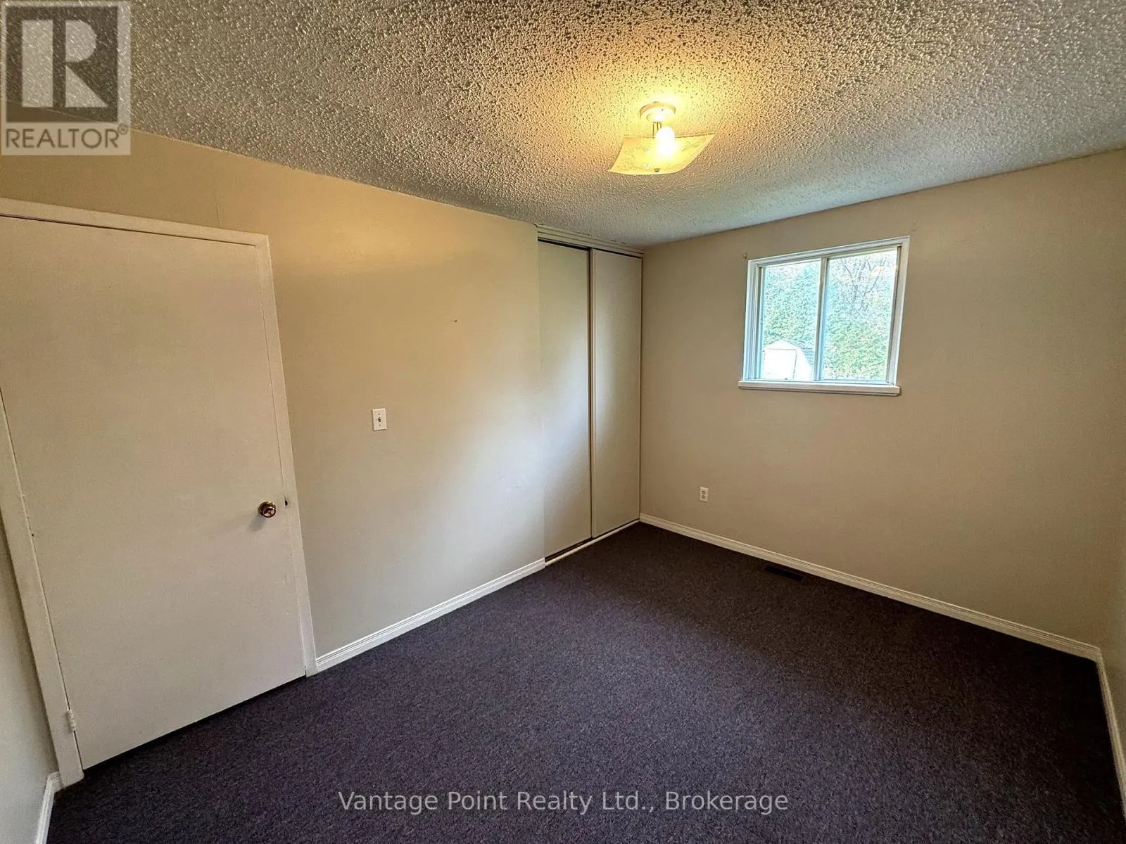297 MAIN STREET W