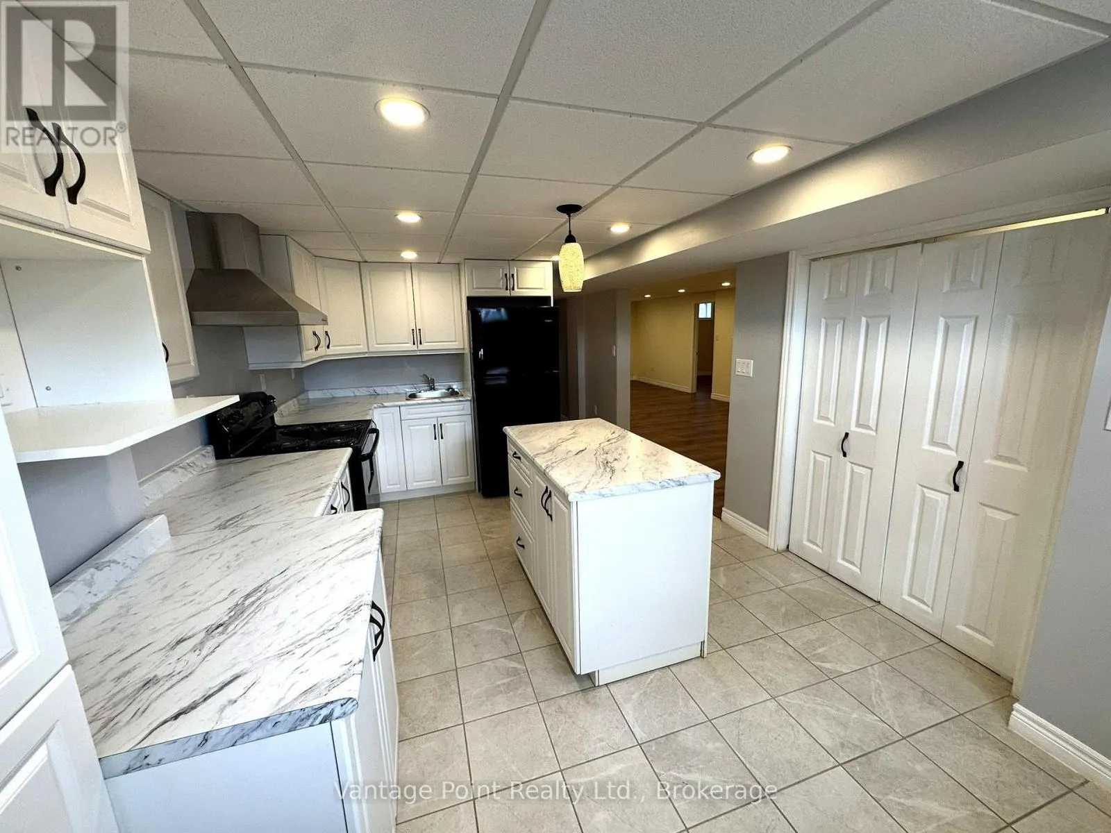 297 MAIN STREET W