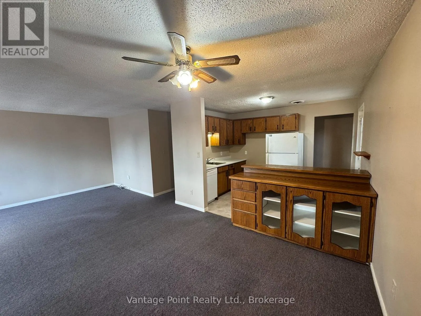 297 MAIN STREET W