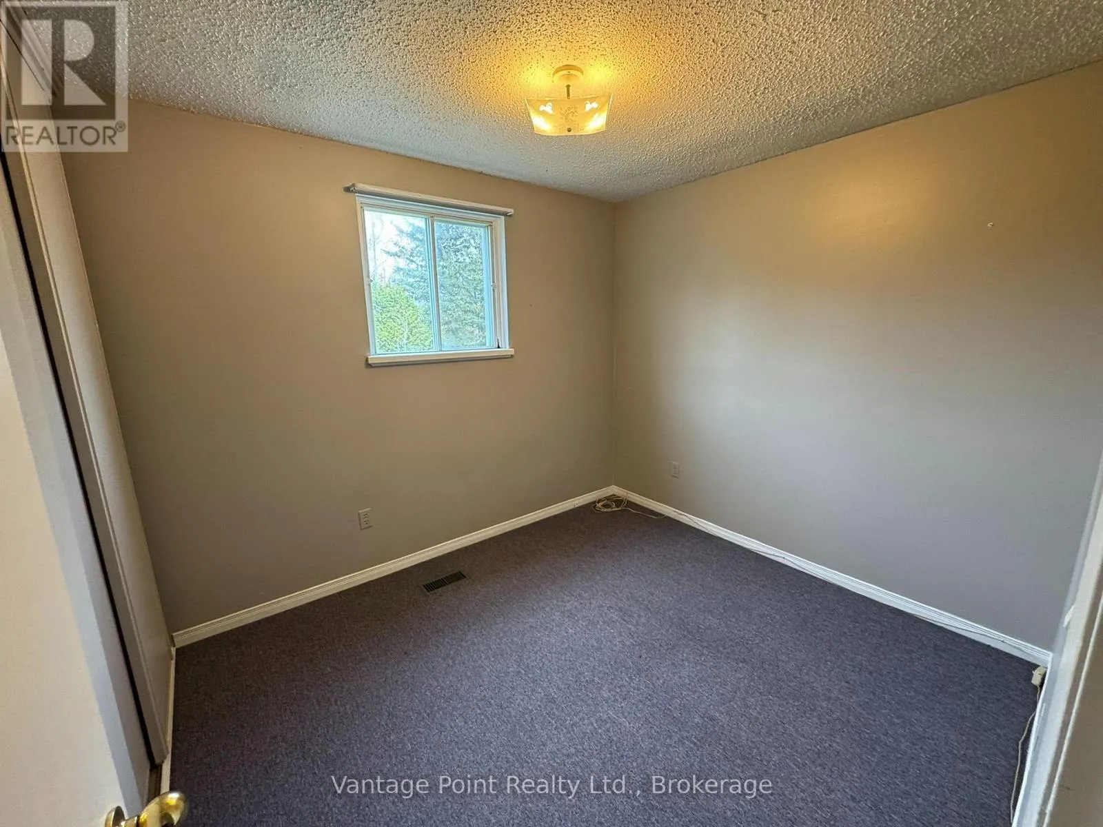 297 MAIN STREET W