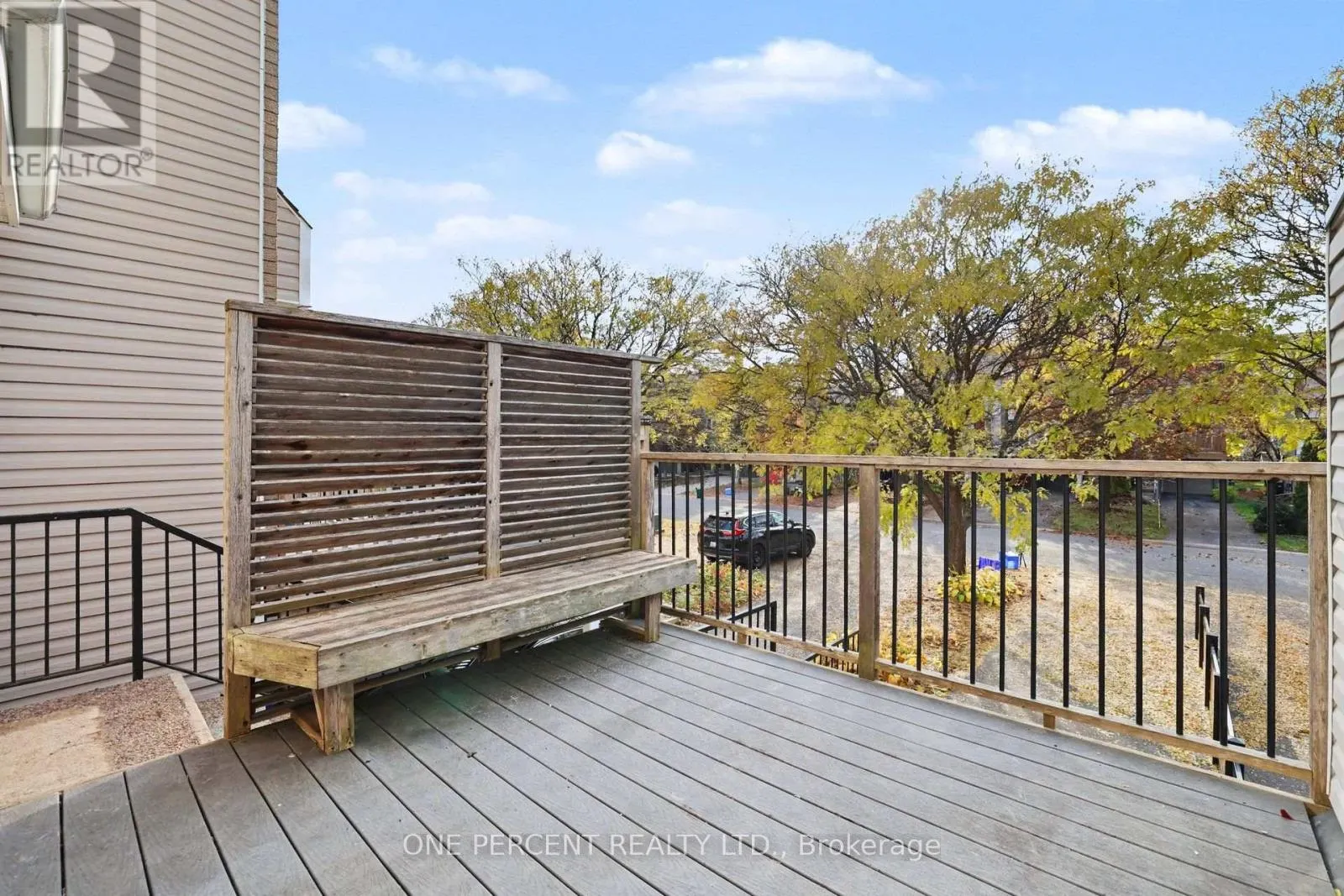 73 THORNBURY CRESCENT