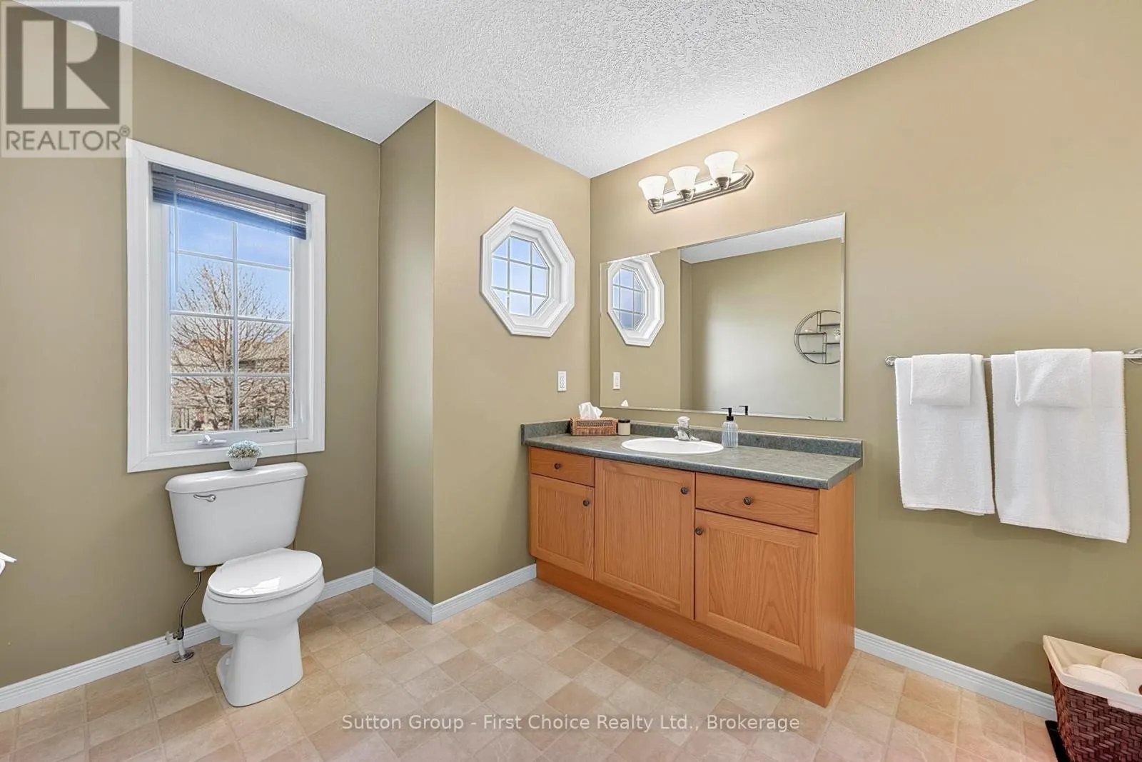 670 REID CRESCENT