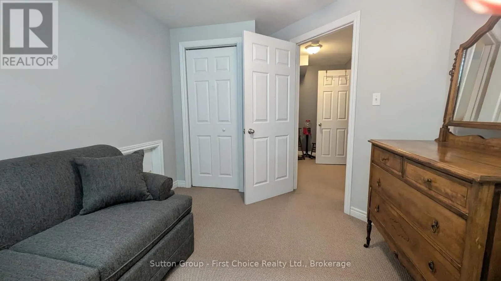 670 REID CRESCENT