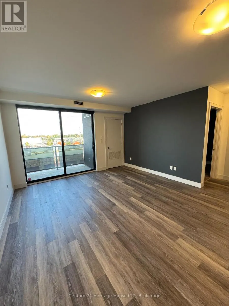 302 - 300G FOURTH AVENUE #302