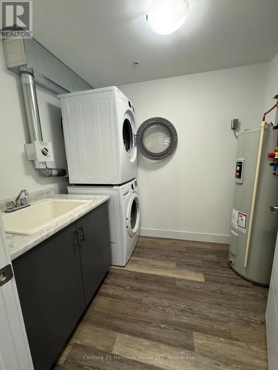 302 - 300G FOURTH AVENUE #302