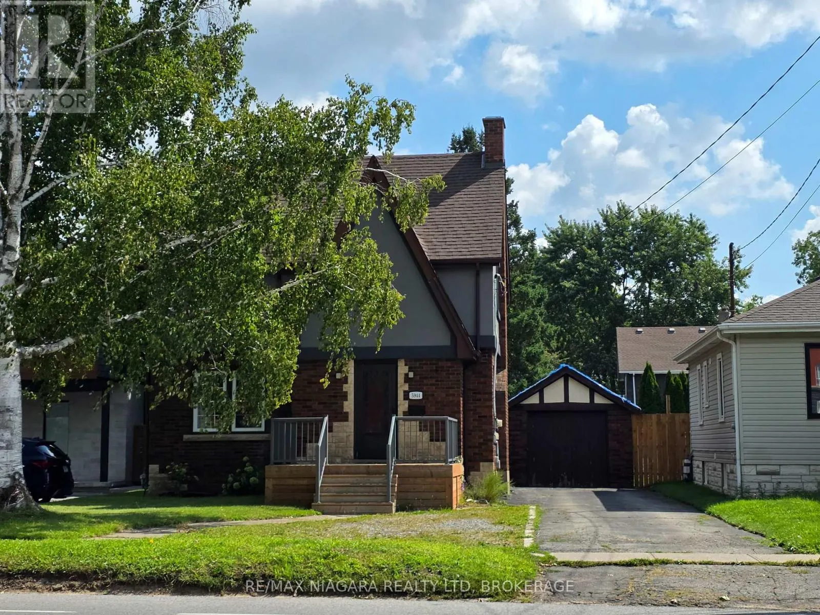 5944 DORCHESTER ROAD