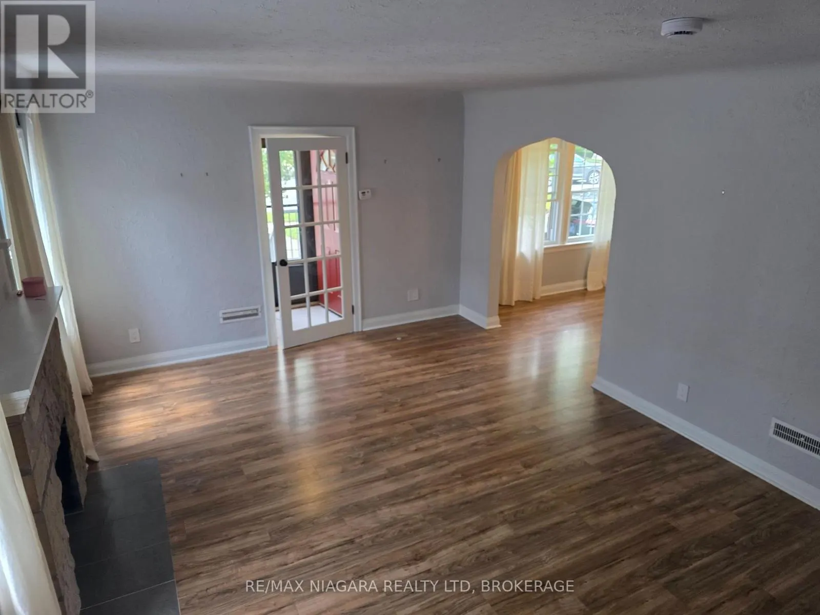 5944 DORCHESTER ROAD