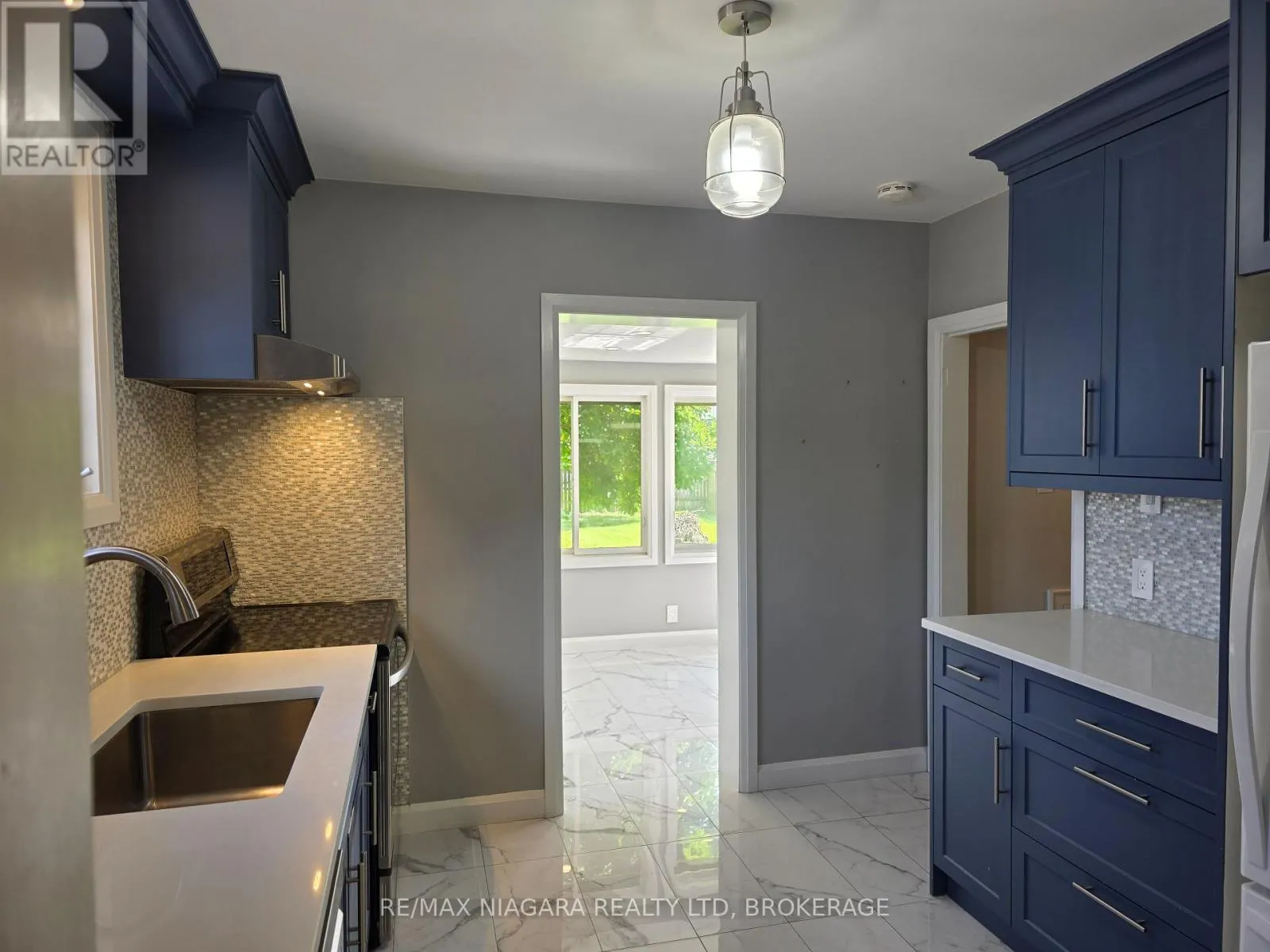 5944 DORCHESTER ROAD