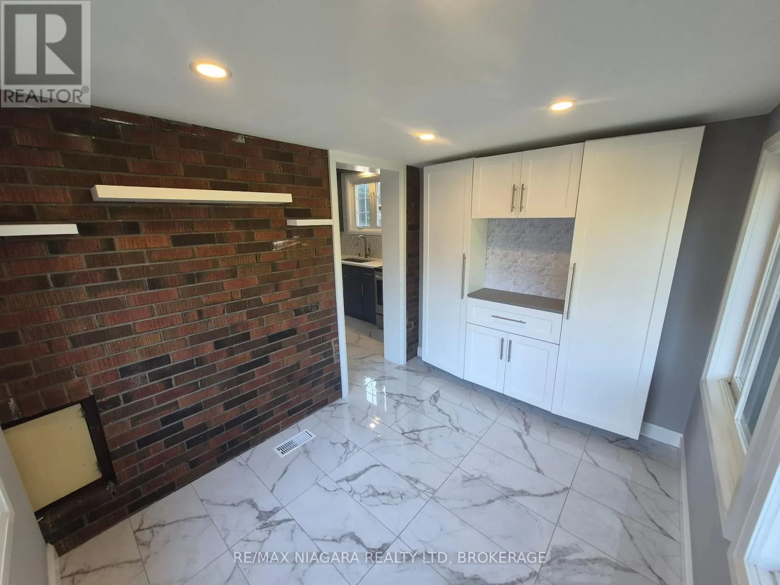 5944 DORCHESTER ROAD