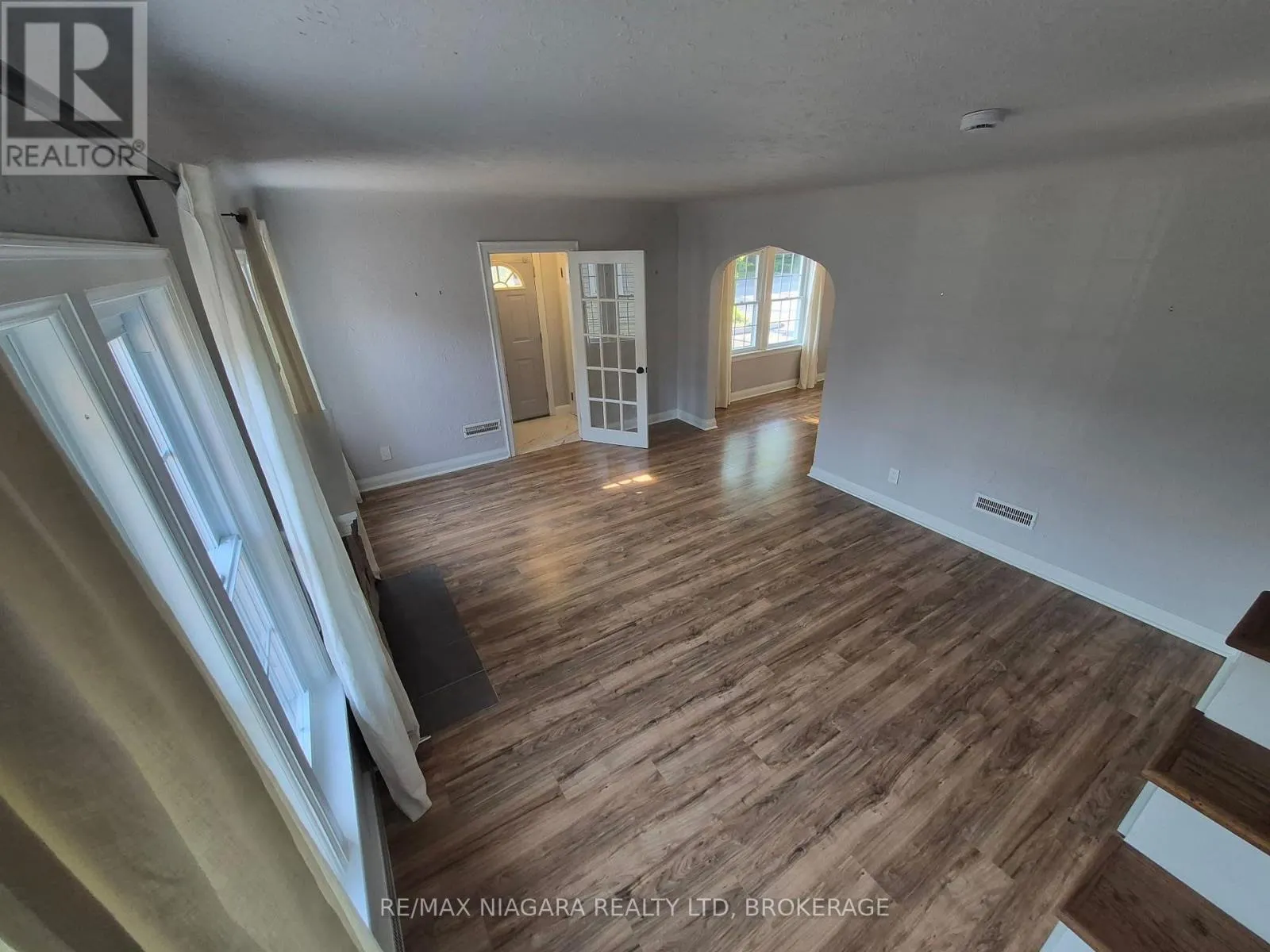 5944 DORCHESTER ROAD