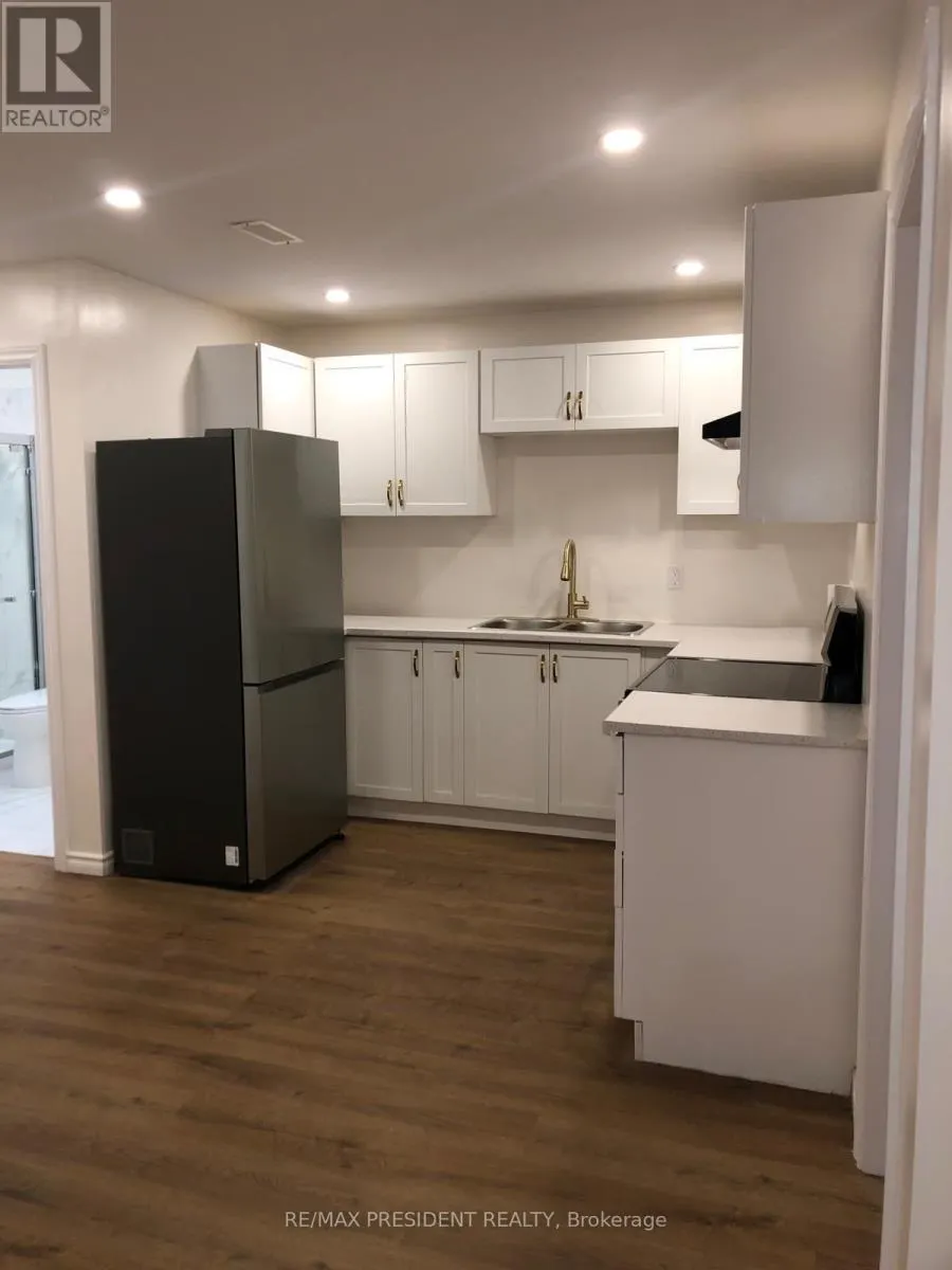 36 ESTHER CRESCENT