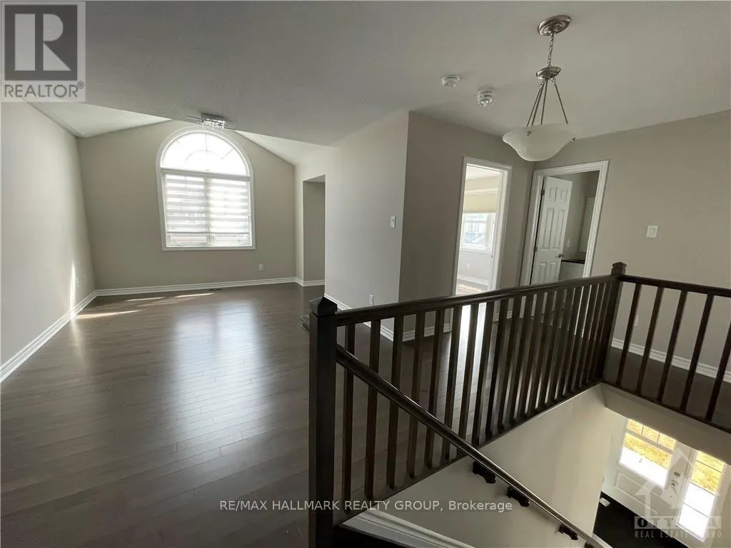 651 BROAD COVE CRESCENT
