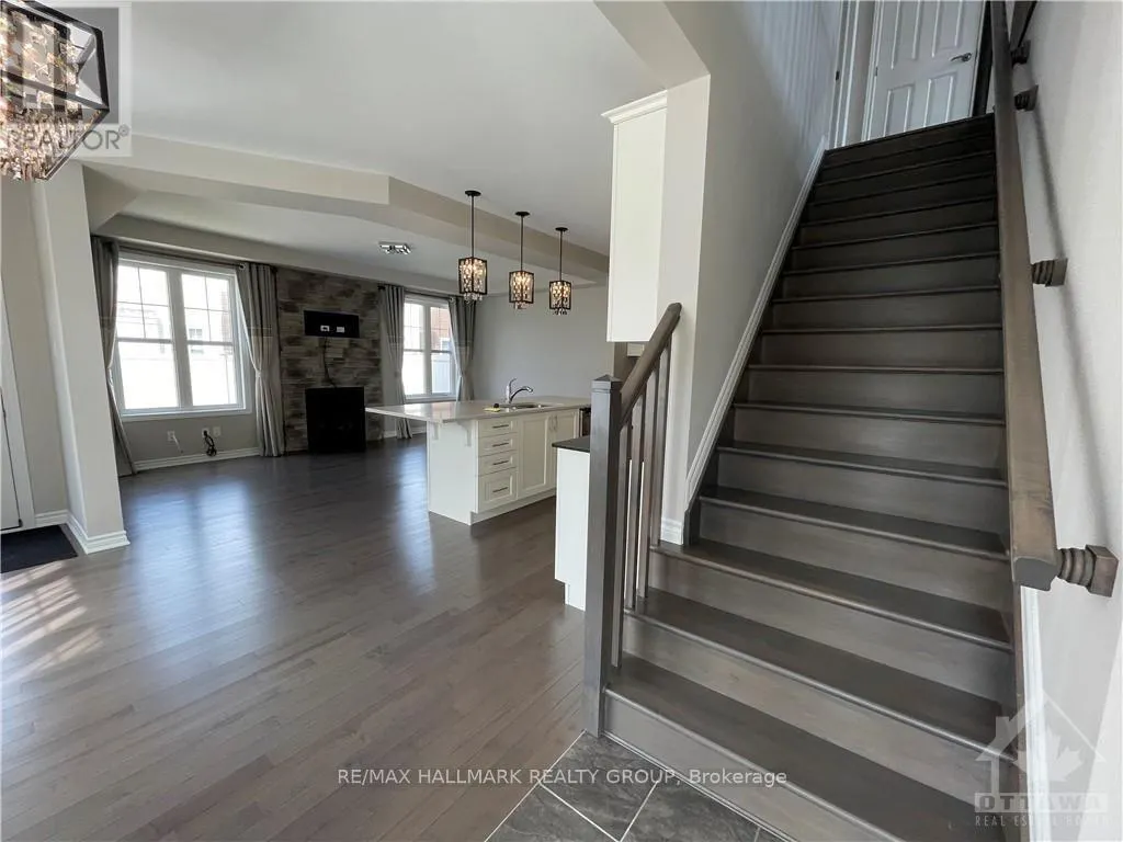 651 BROAD COVE CRESCENT