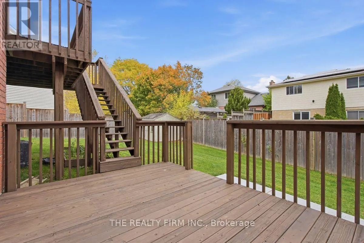 998 QUEENSBOROUGH COURT