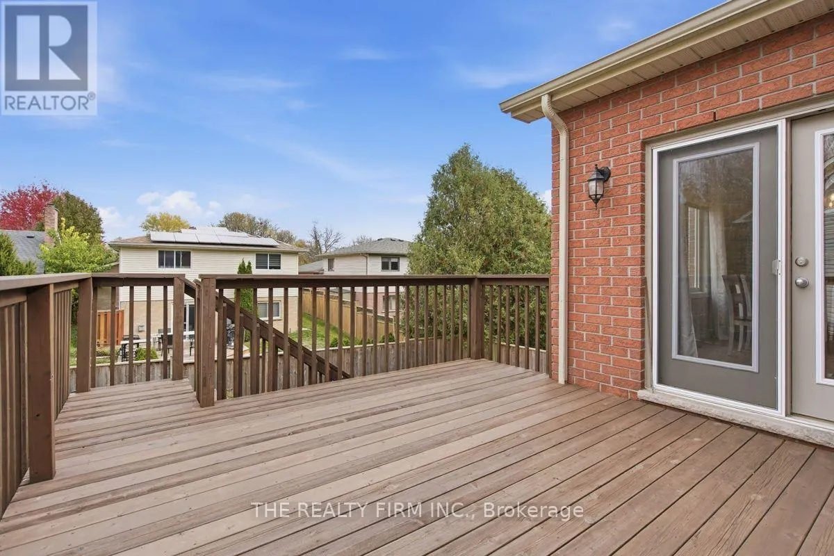 998 QUEENSBOROUGH COURT