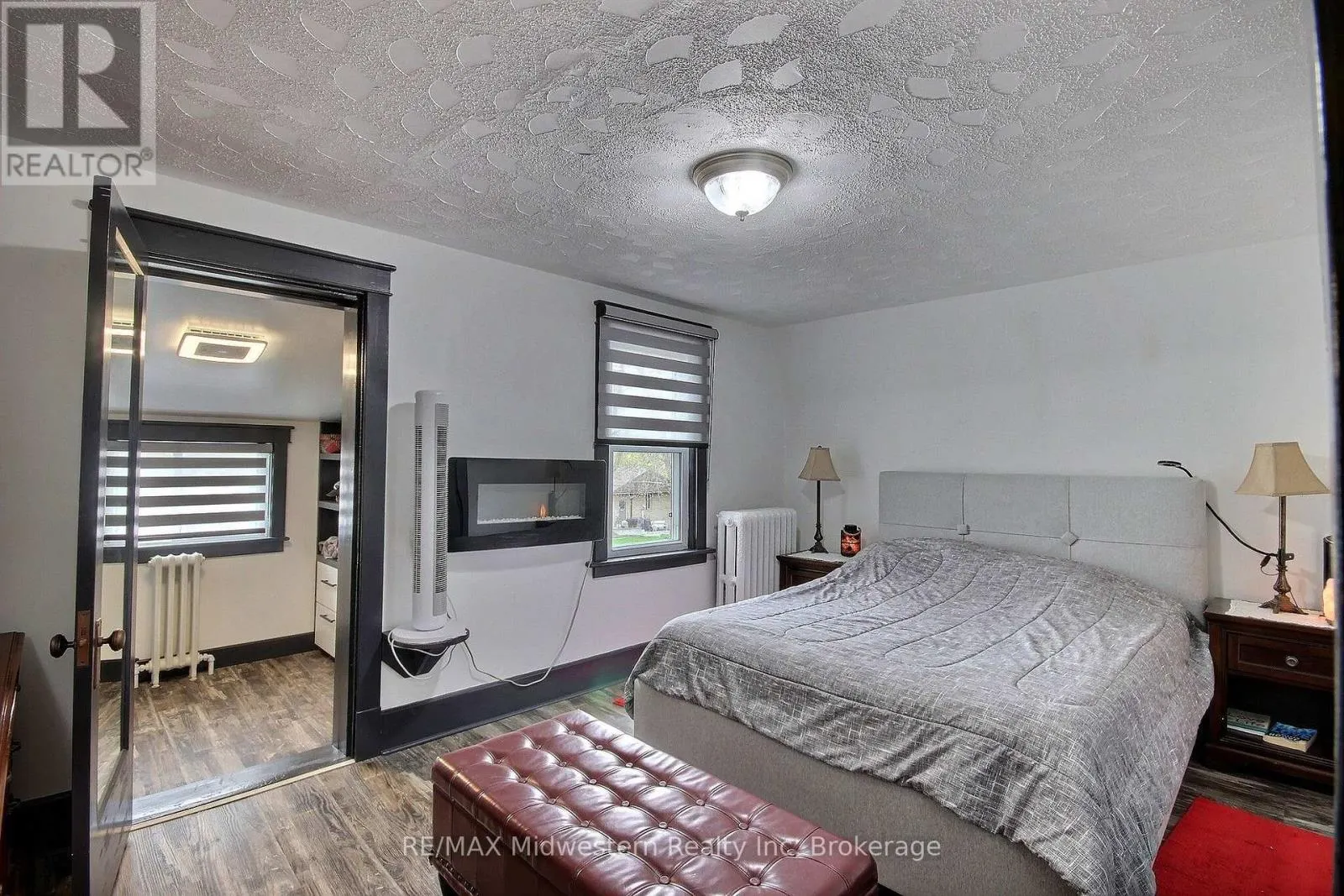 506 MAIN STREET E