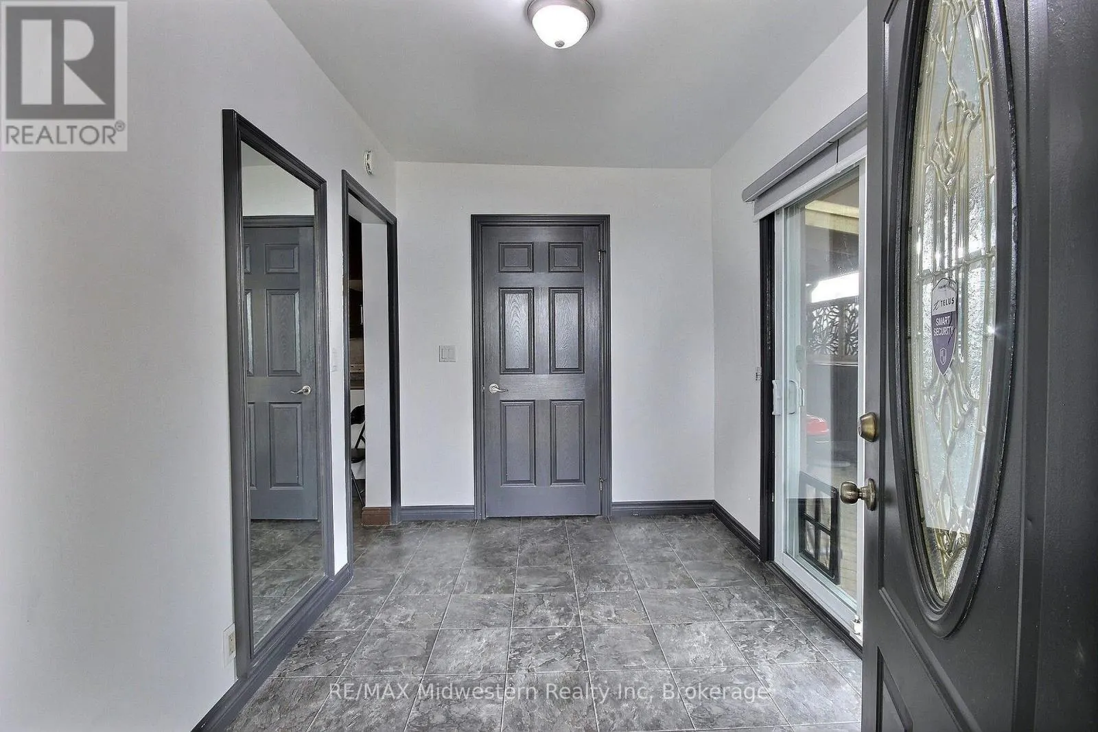 506 MAIN STREET E