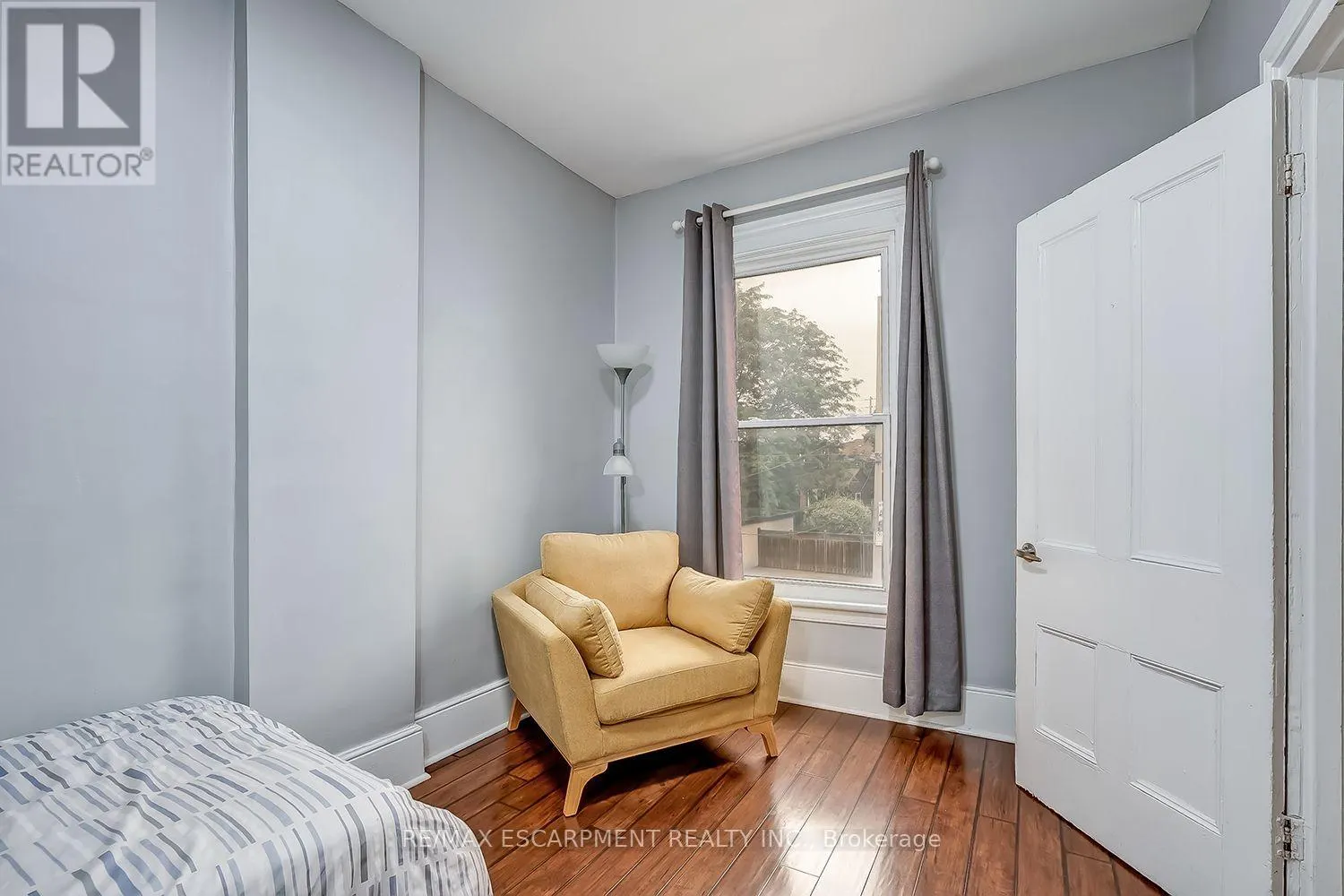 2 - 87 COLBOURNE STREET