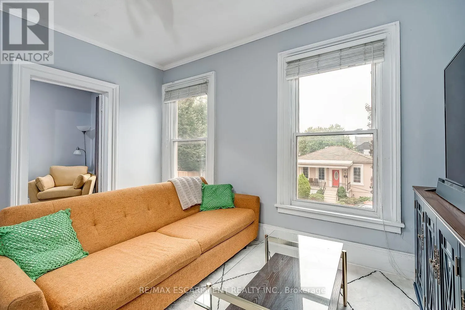 2 - 87 COLBOURNE STREET