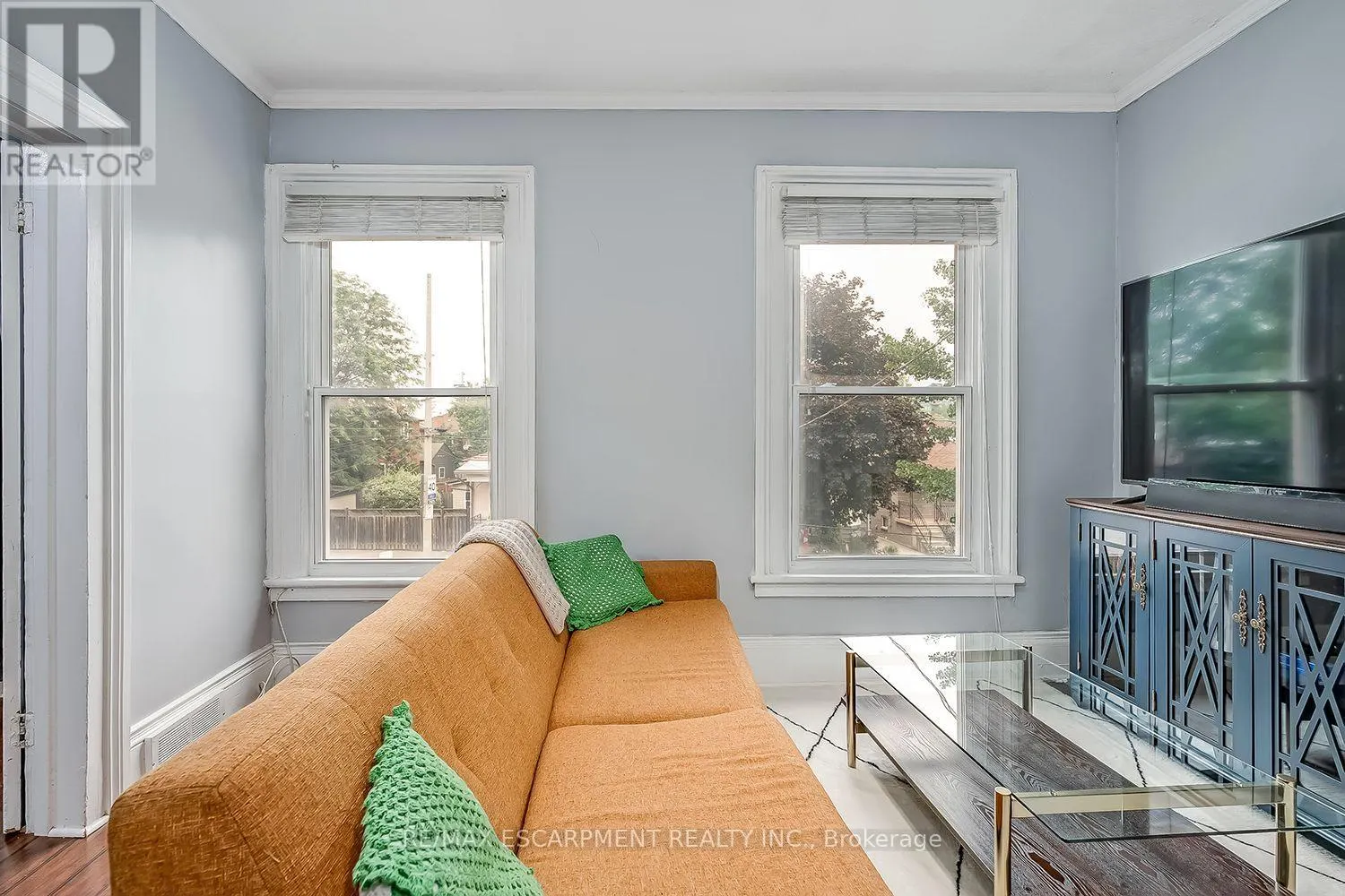 2 - 87 COLBOURNE STREET