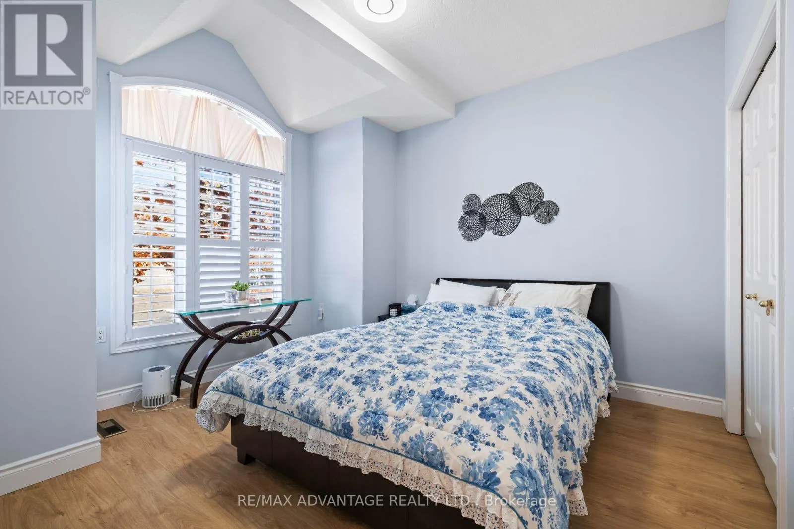 5 - 1574 RICHMOND STREET #5