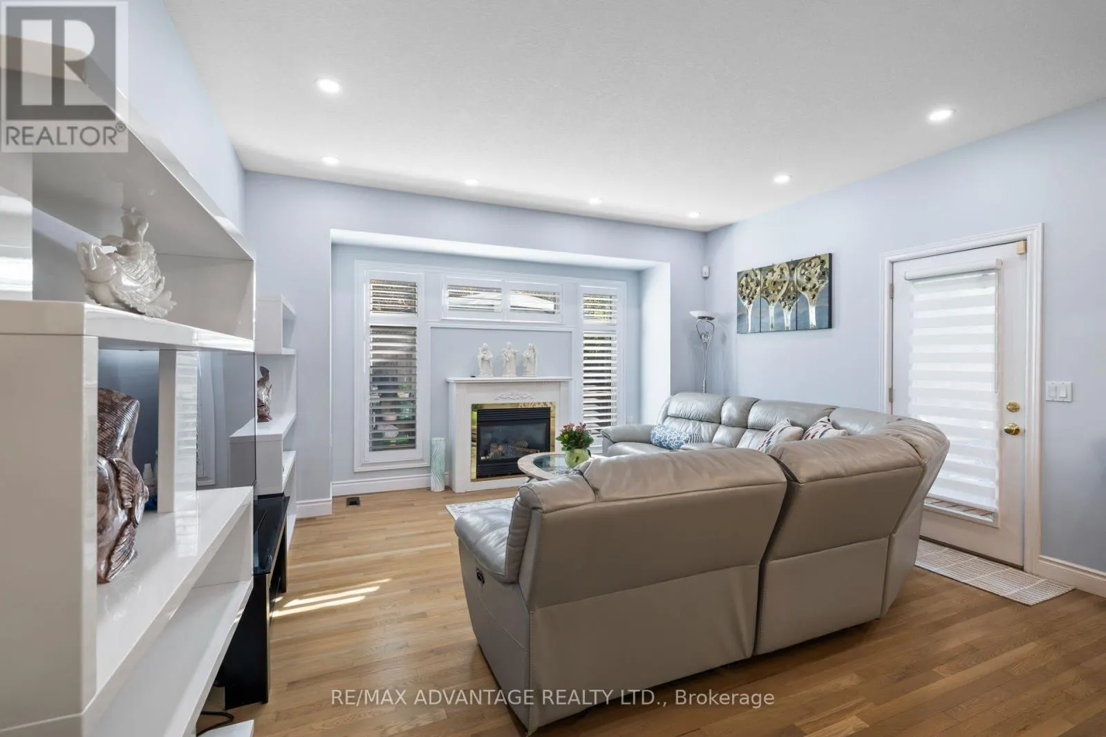 5 - 1574 RICHMOND STREET #5