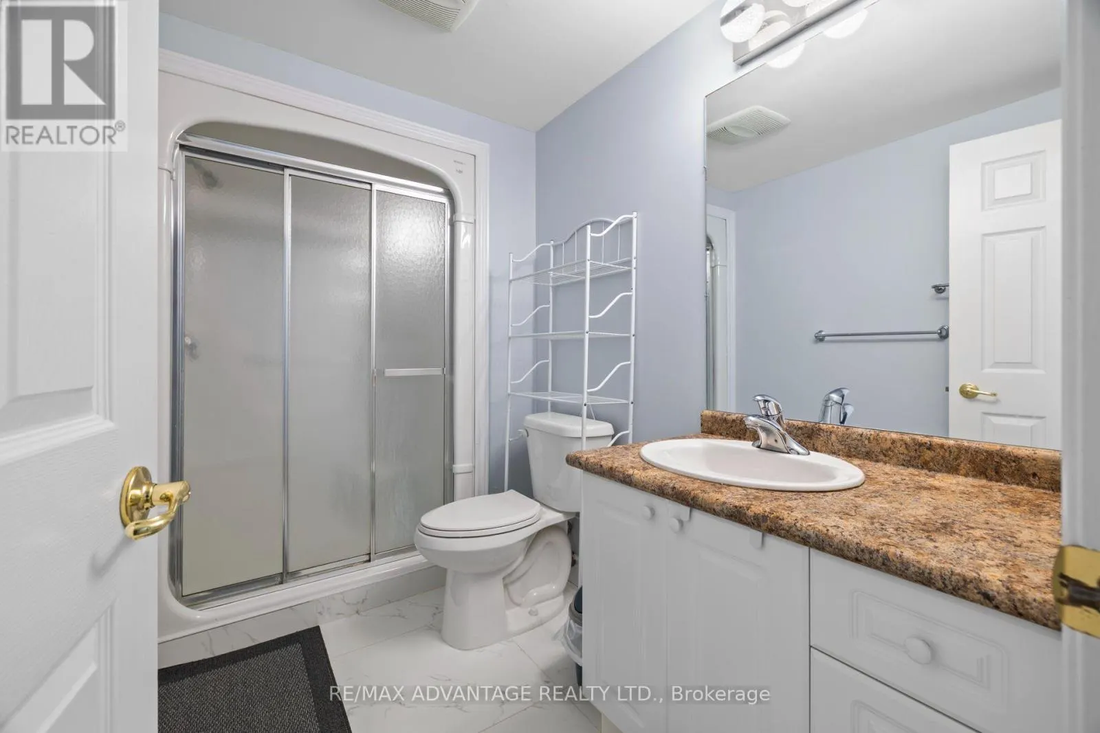 5 - 1574 RICHMOND STREET #5