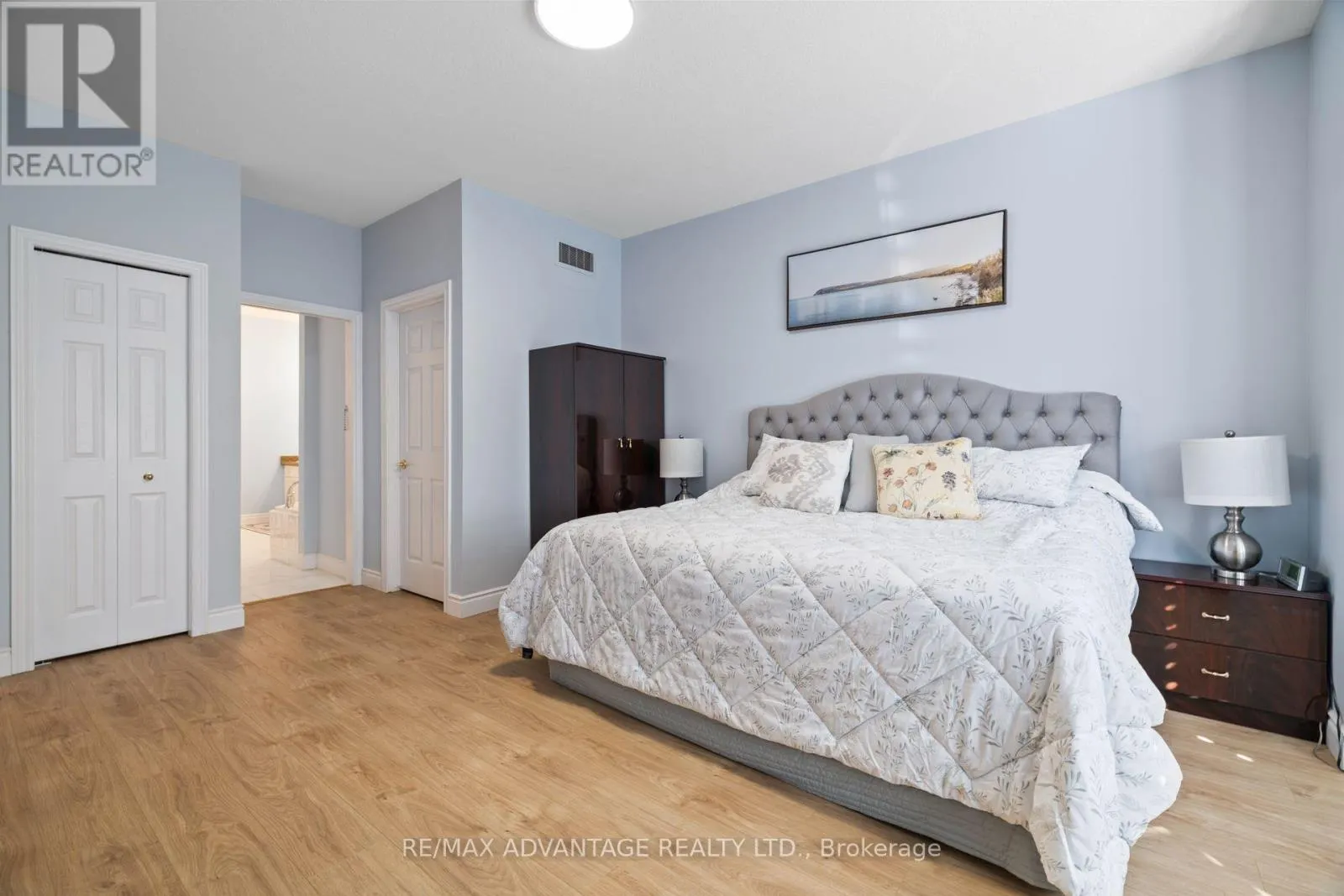 5 - 1574 RICHMOND STREET #5