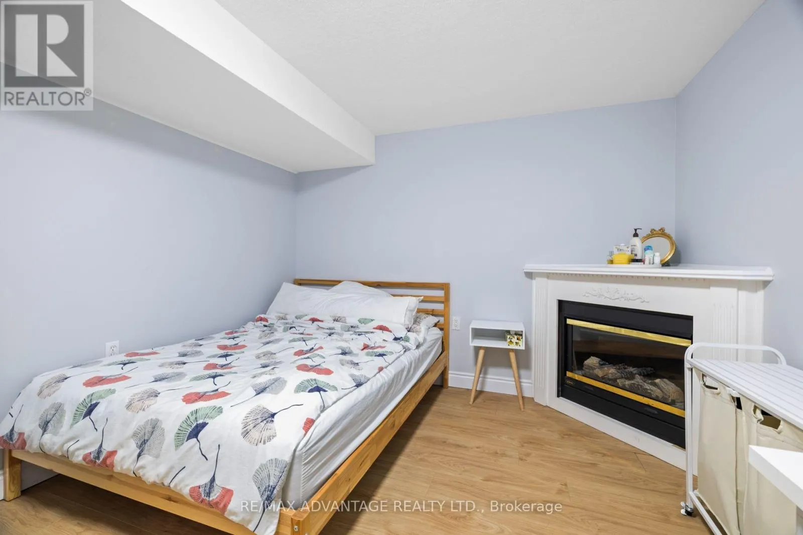 5 - 1574 RICHMOND STREET #5