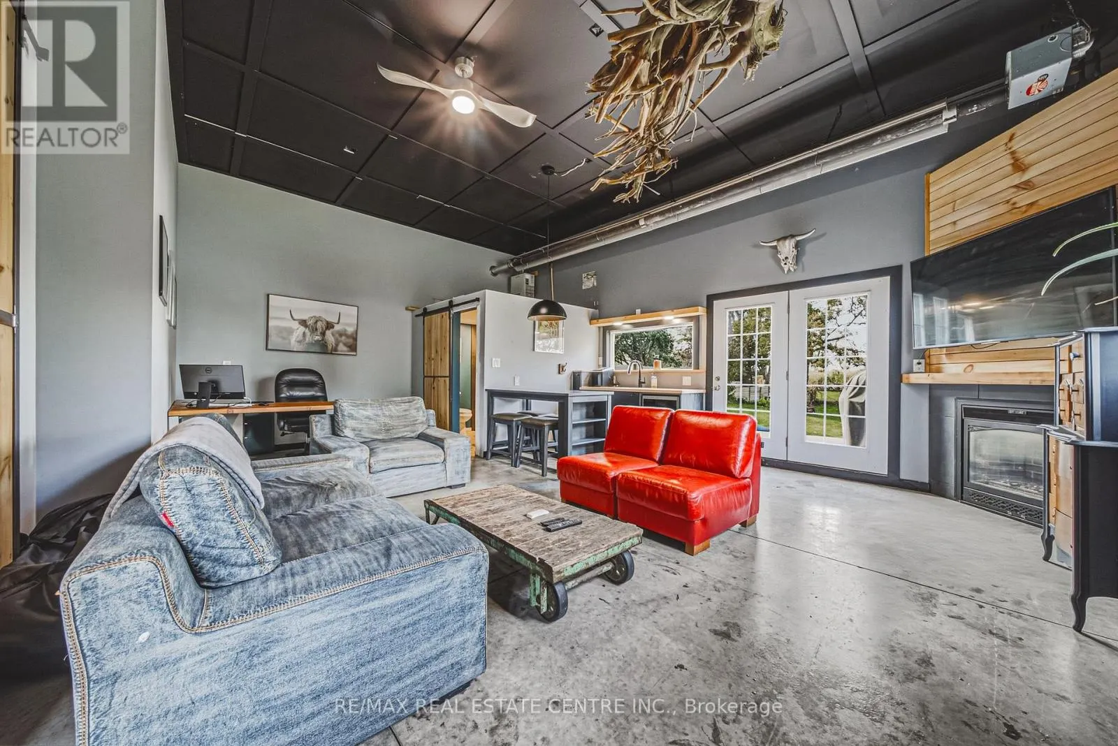 595 MOUNT PLEASANT ROAD