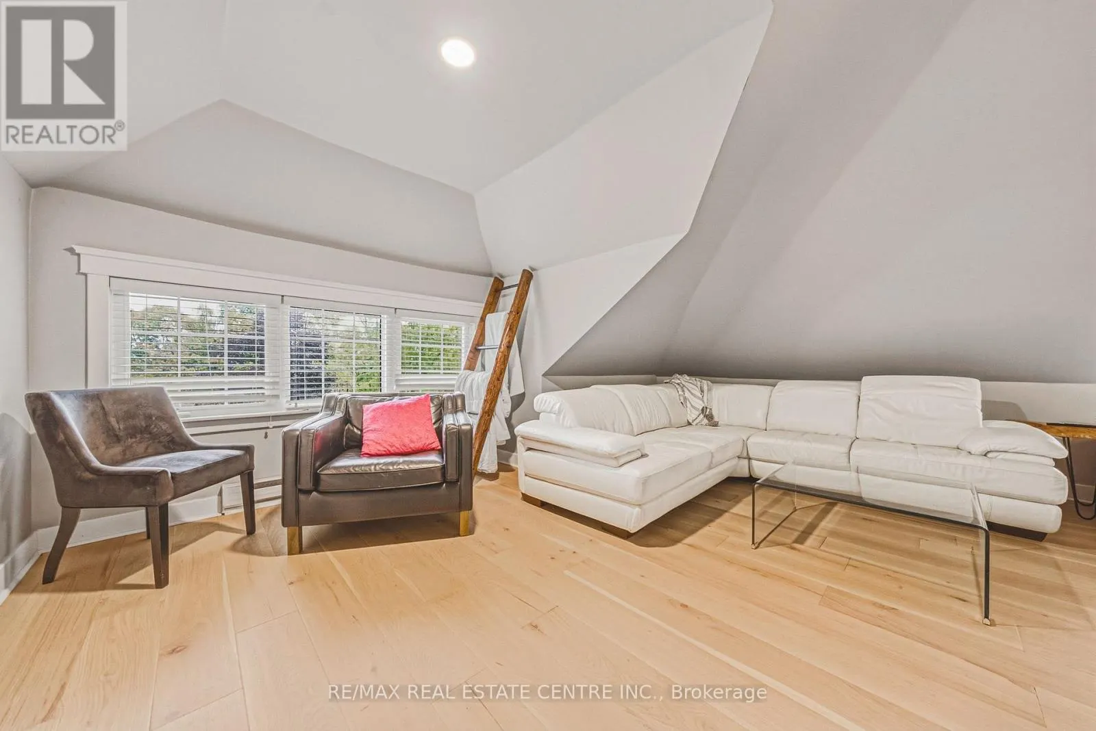 595 MOUNT PLEASANT ROAD