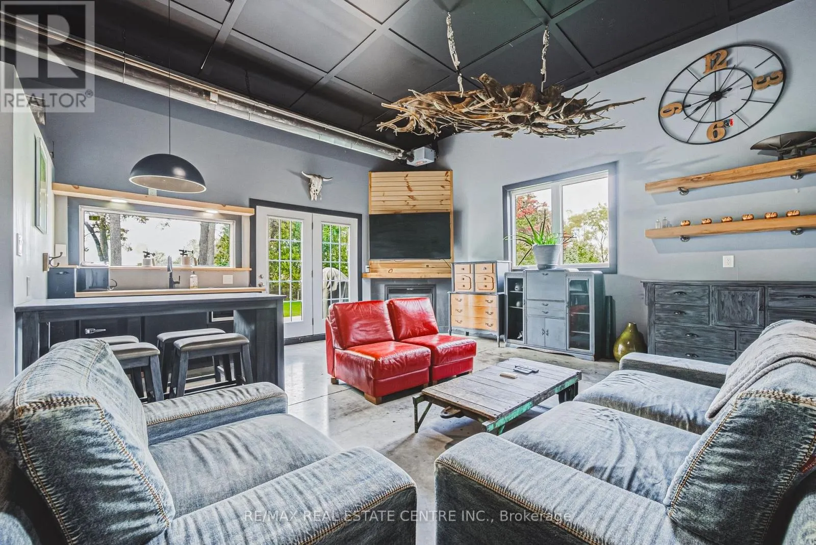595 MOUNT PLEASANT ROAD