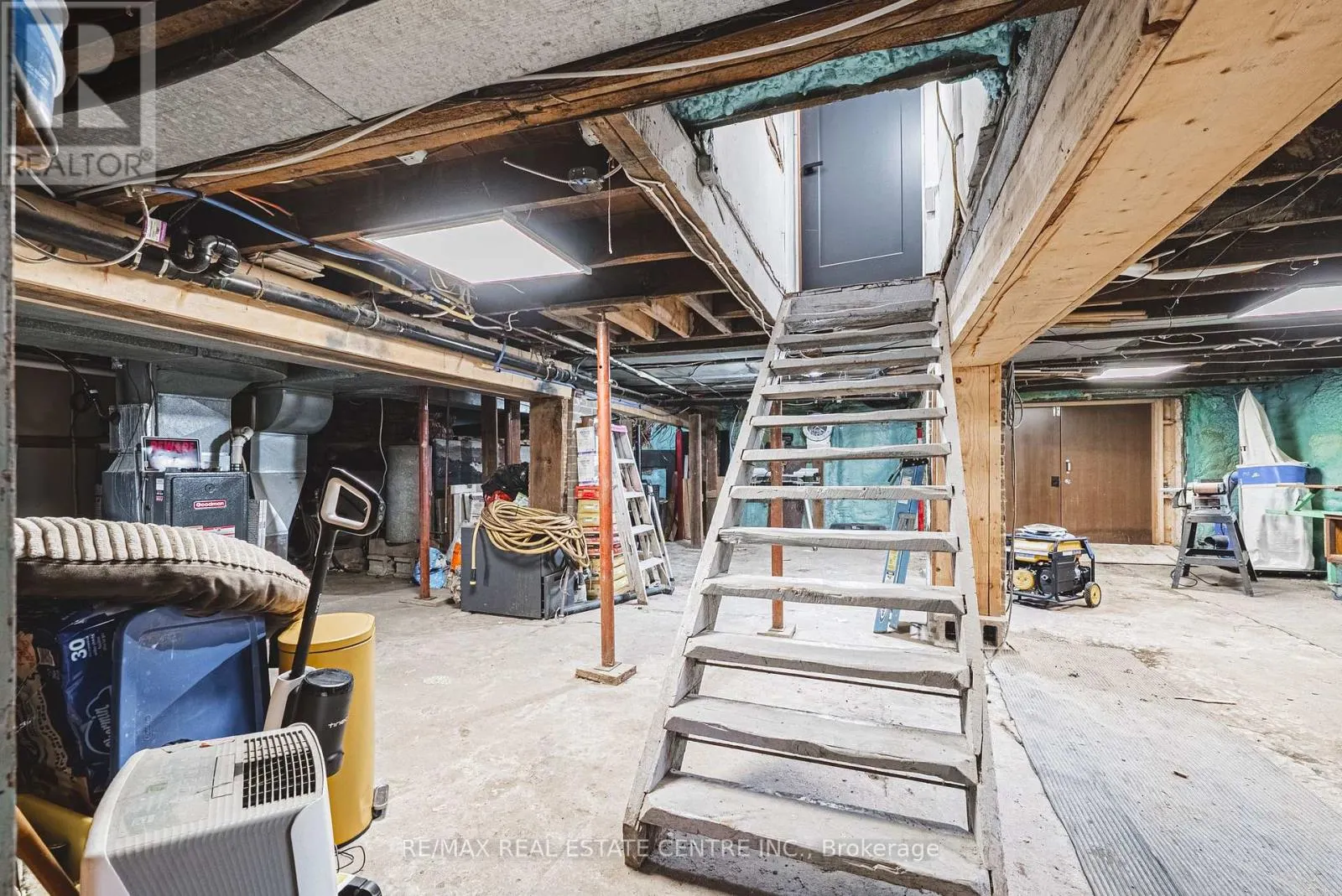 595 MOUNT PLEASANT ROAD
