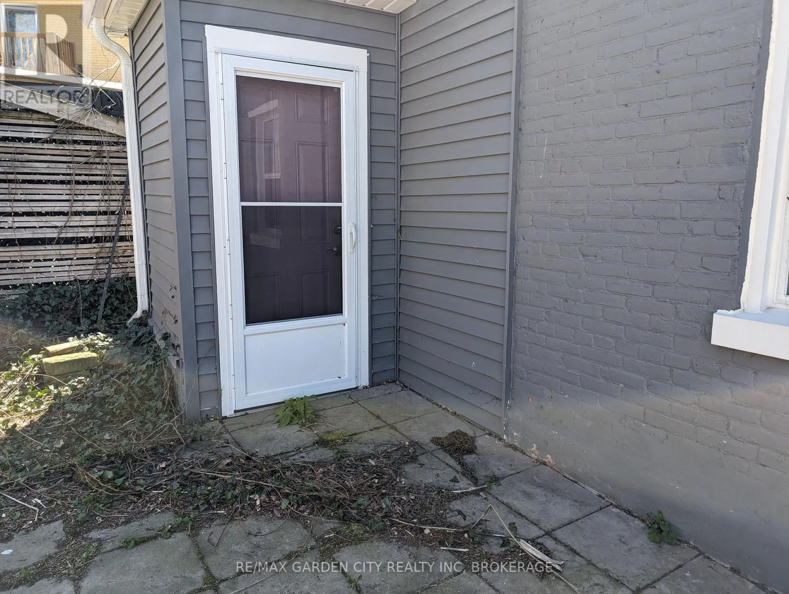 28 LAKE STREET