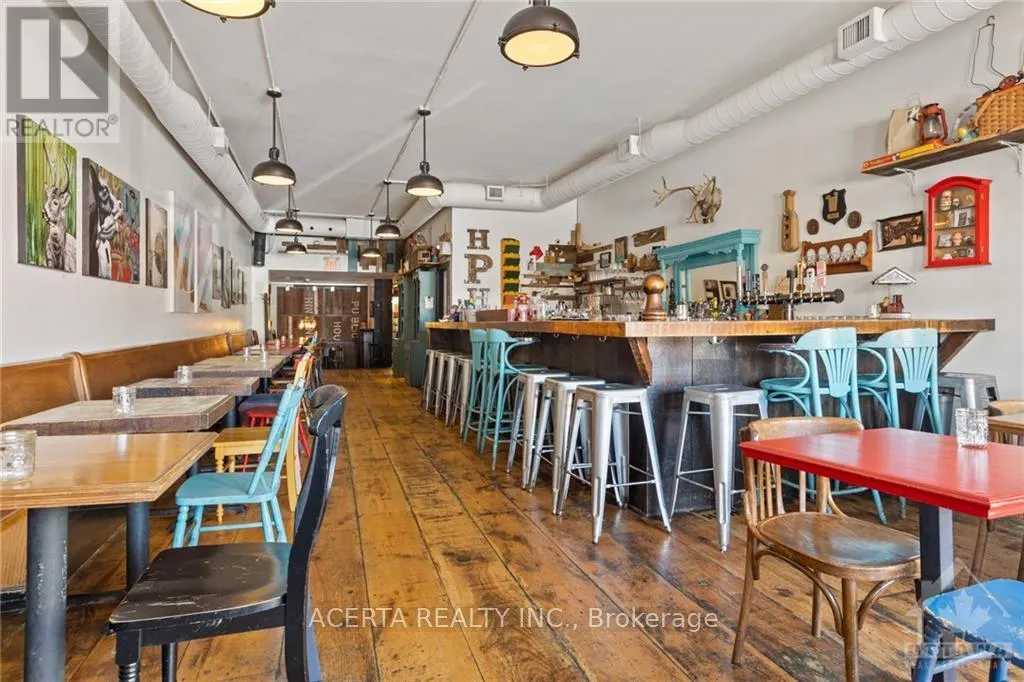 1008 WELLINGTON STREET W