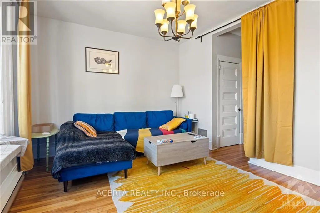 1008 WELLINGTON STREET W