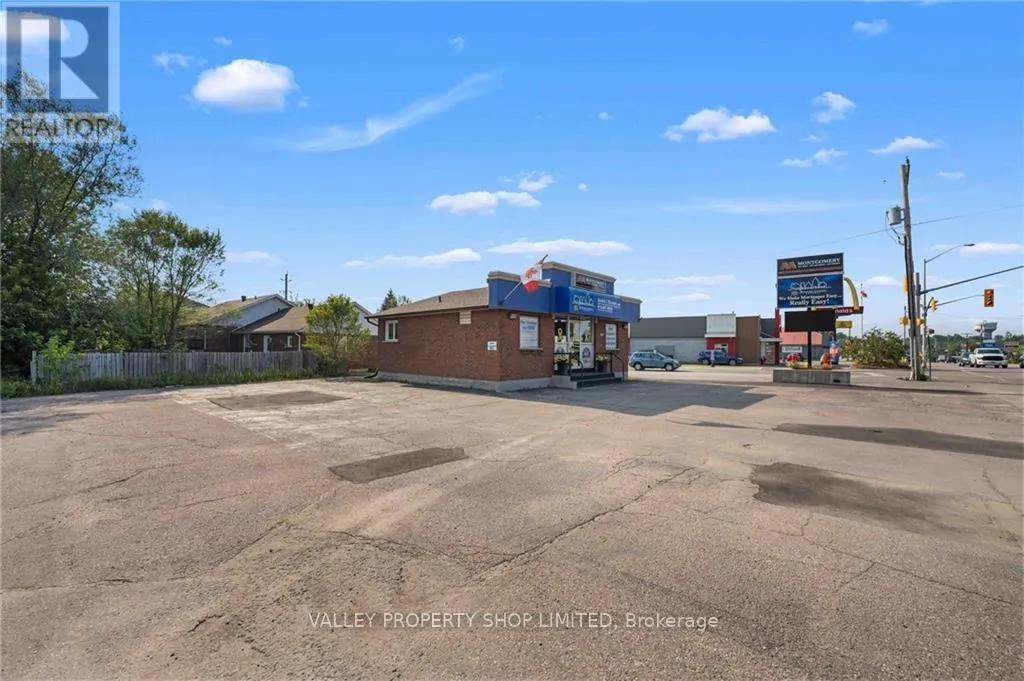 3436 PETAWAWA BOULEVARD