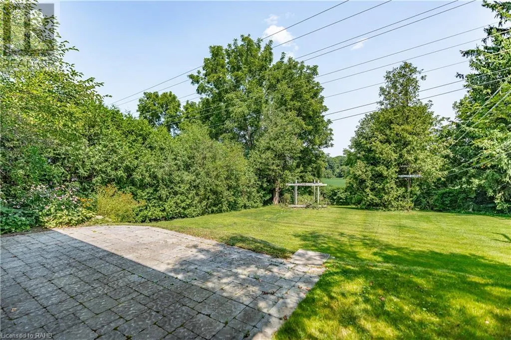 1352 CENTRE Road