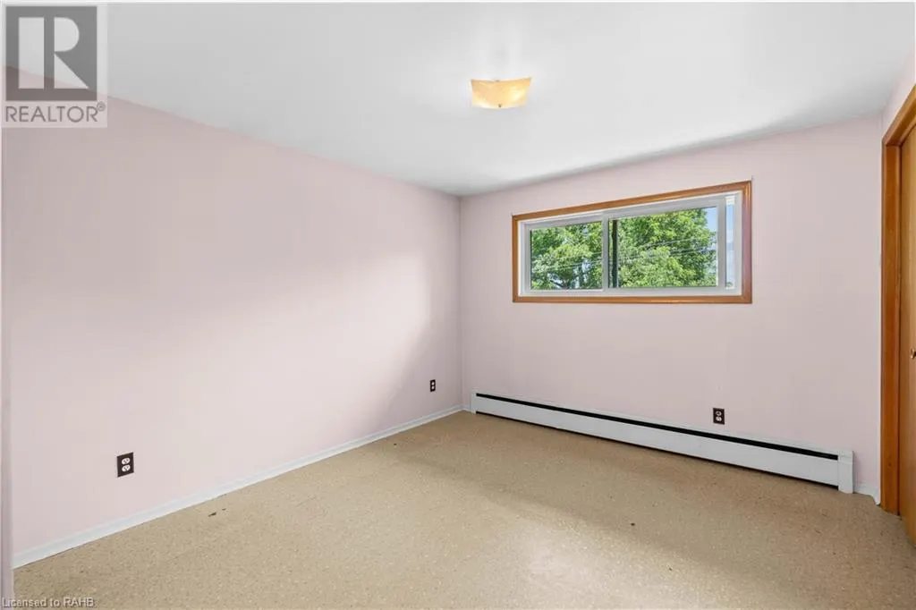1352 CENTRE Road