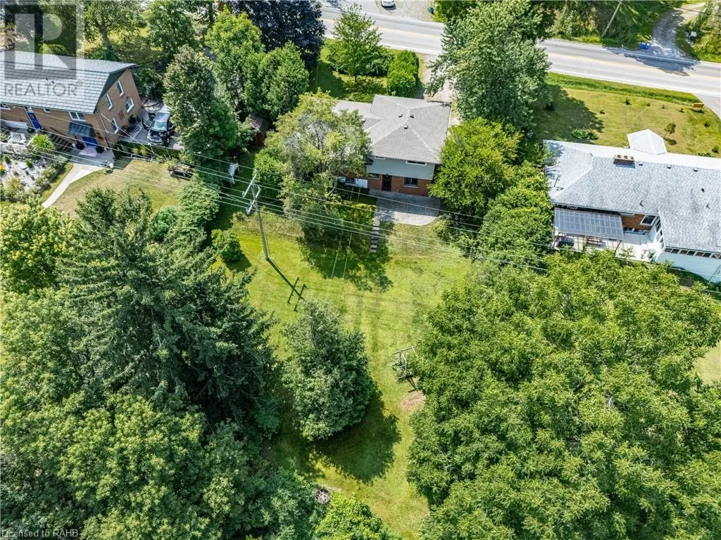 1352 CENTRE Road