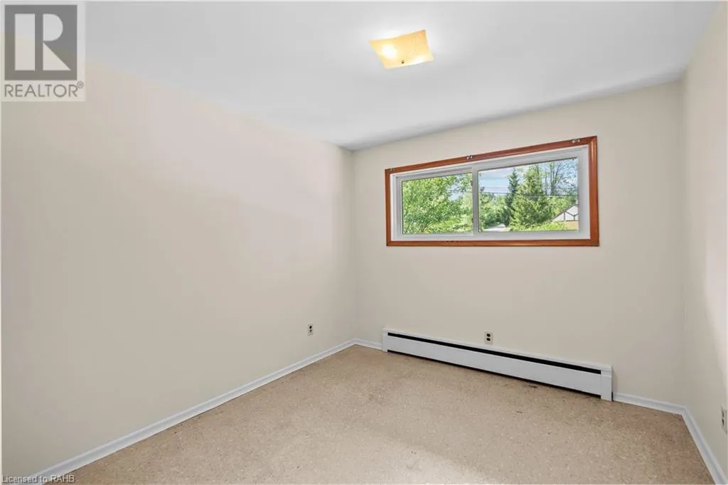 1352 CENTRE Road