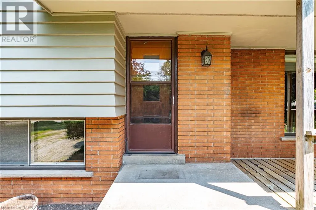 1352 CENTRE Road