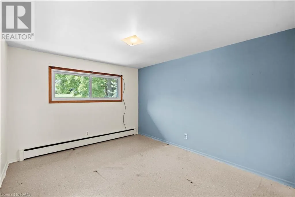 1352 CENTRE Road