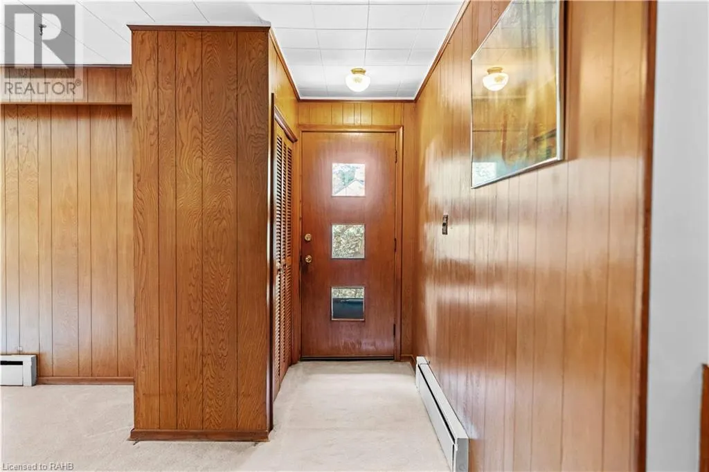 1352 CENTRE Road