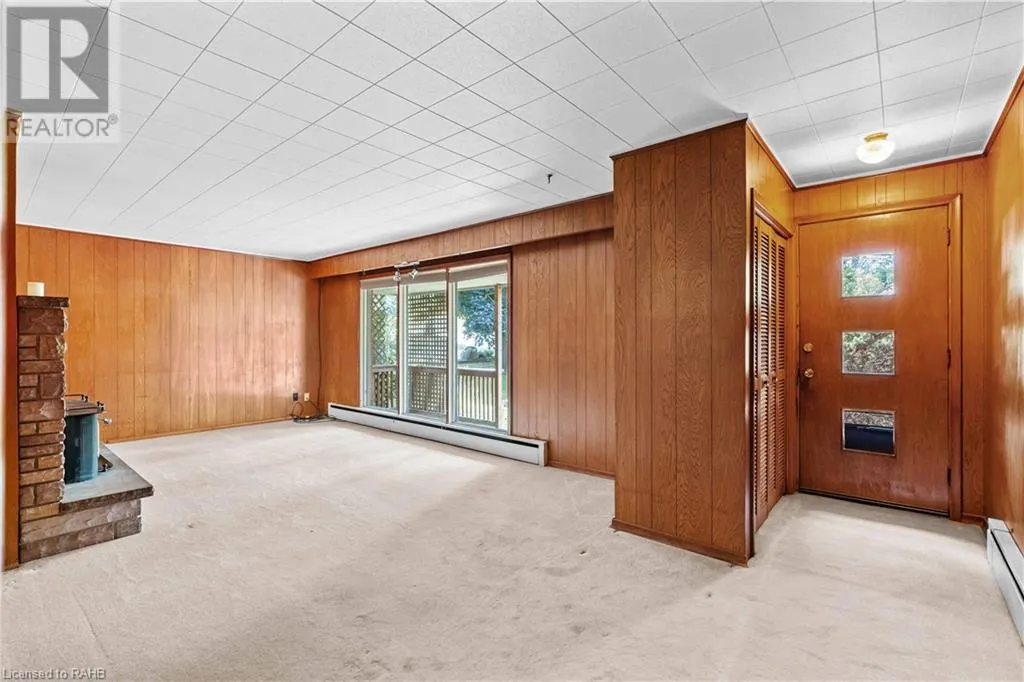 1352 CENTRE Road