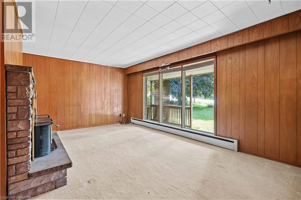 1352 CENTRE Road