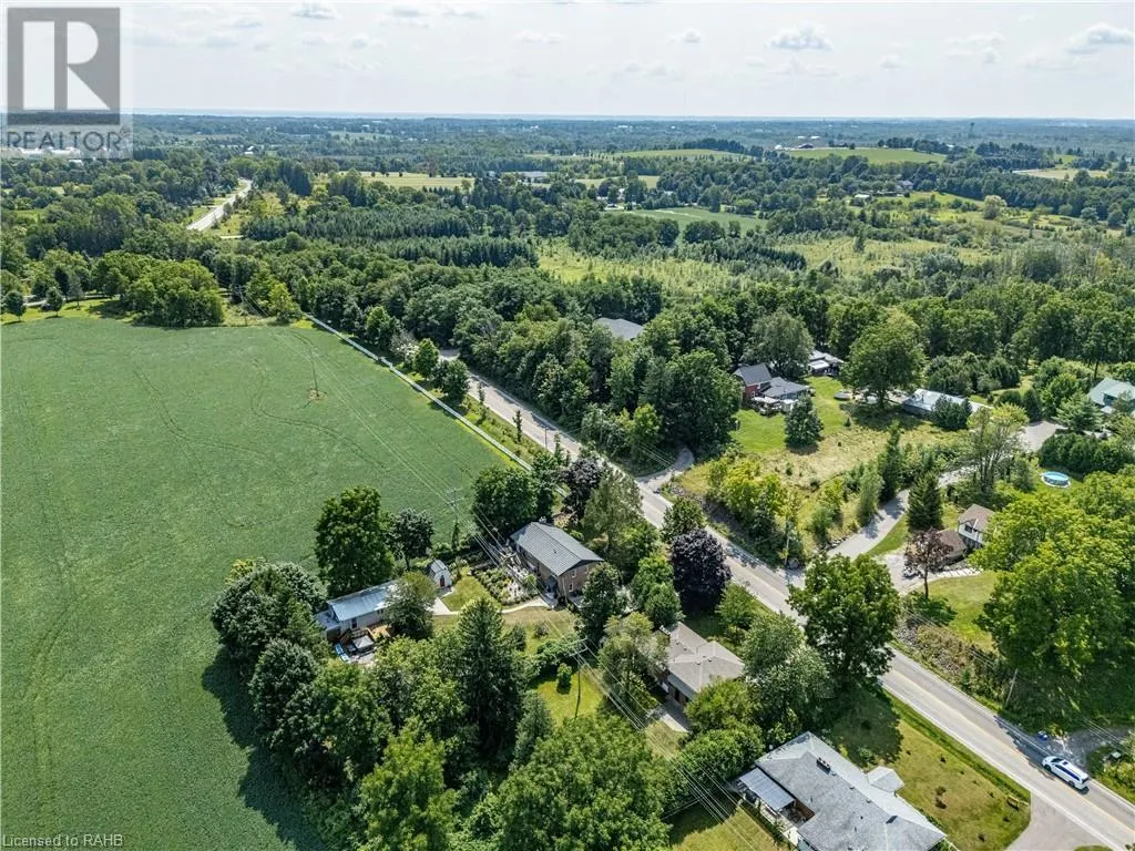 1352 CENTRE Road