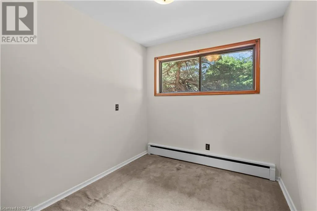 1352 CENTRE Road