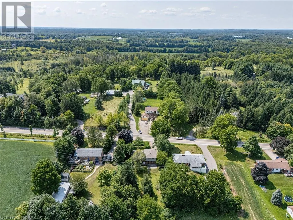 1352 CENTRE Road
