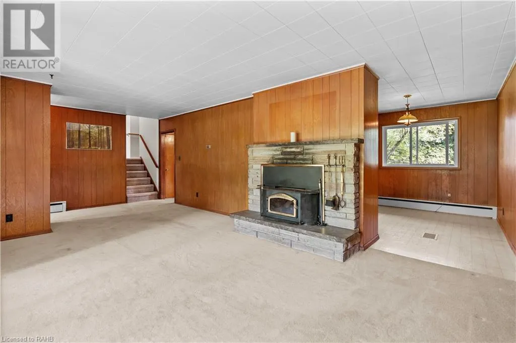 1352 CENTRE Road